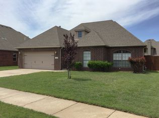 1220 E Canton St S, Broken Arrow, OK 74012