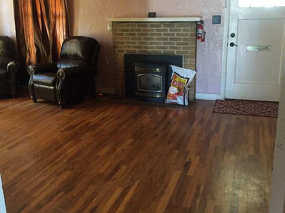 3rd image of 214 & 218 W Hopi Dr