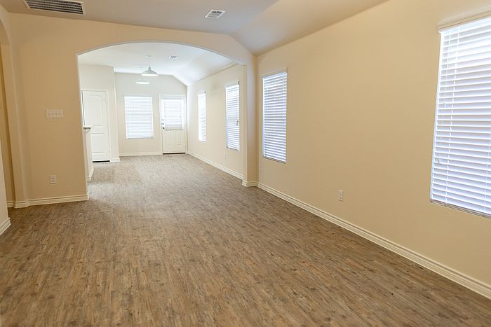 1st image of 1308 Starling Ln
