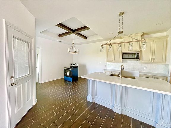 4th image of 1806 Hailey Dr