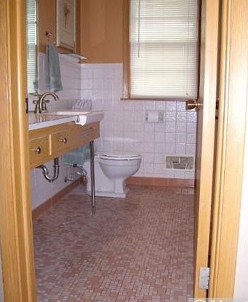 4th image of 4327 Blaisdell Ave
