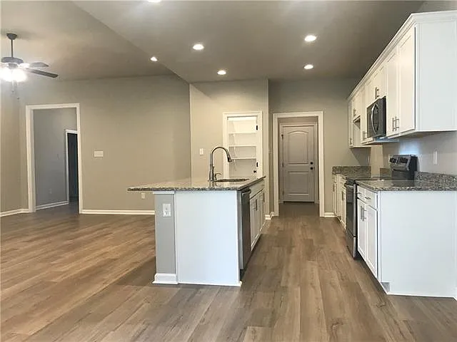 212 Covington Cottage Ln — Photo 14