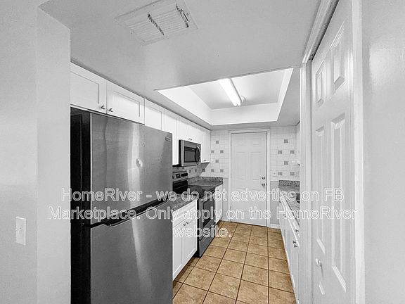 4th image of 1101 Oakwood Ln