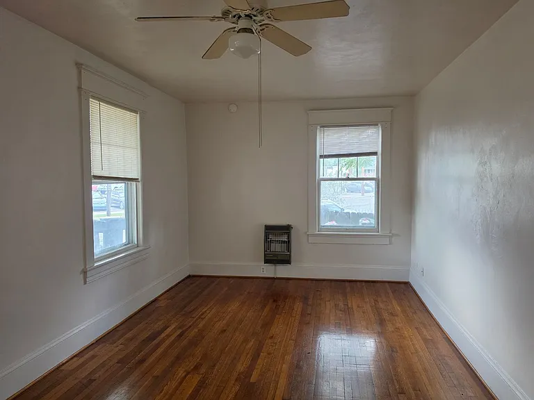 608 13th St SW — Photo 3