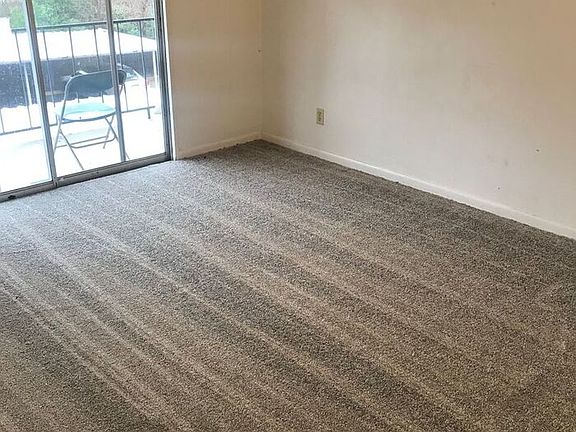 2nd image of 3820 Fairfield Ave #52