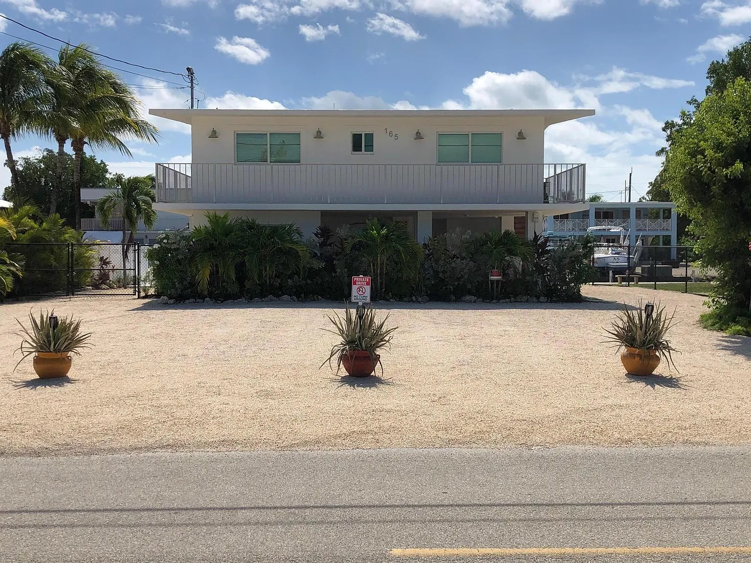 3 bed, 2025 sqft, $7,000 — Photo 2