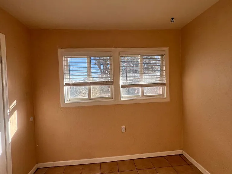 7423 Dumosa Ave — Photo 7