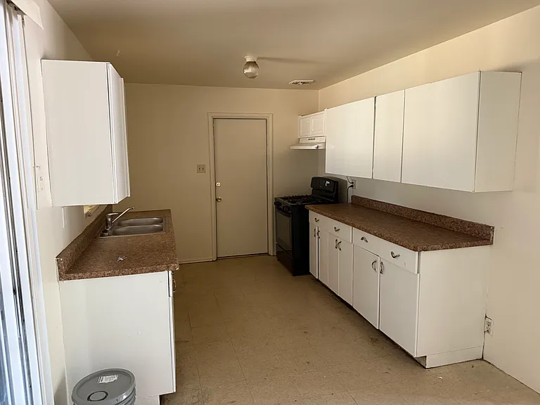 1020 S Chinowth St — Photo 3