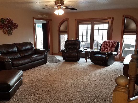 3rd image of 35 Lemans Dr