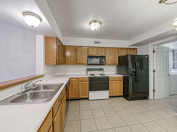 3rd image of 2495D Fountain Pl #5-D