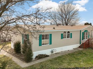 211 Fawn Meadow Xing, Lancaster, PA