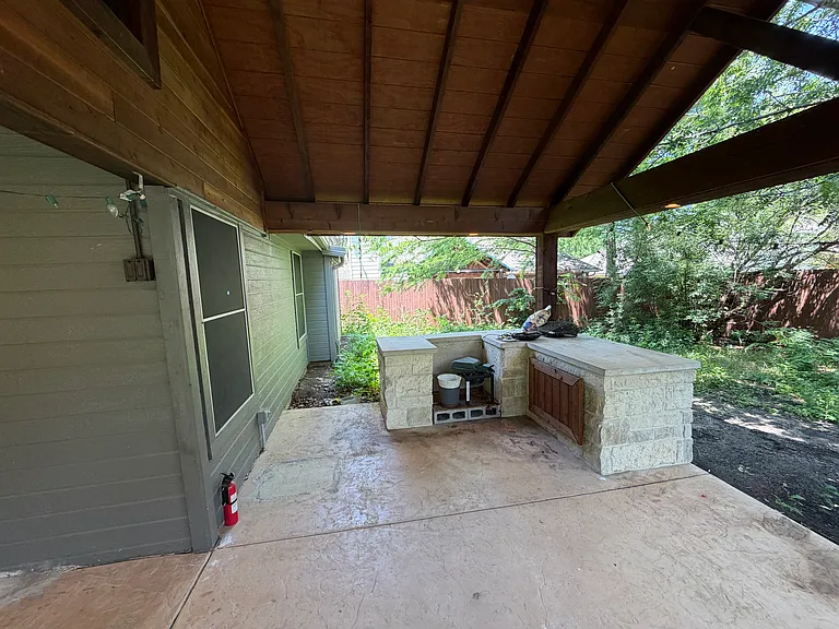 2107 Ridgecliff Dr — Photo 10
