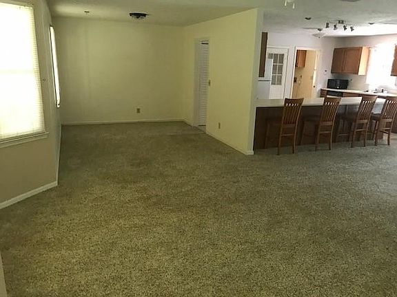 3rd image of 160 River Valley Dr