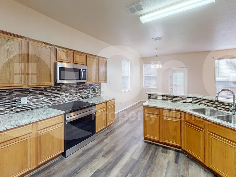 4009 Apple St — Photo 5