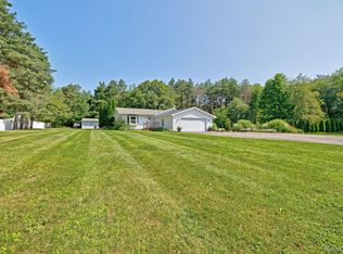 5098 Waldon Rd, Clarkston, MI 48348