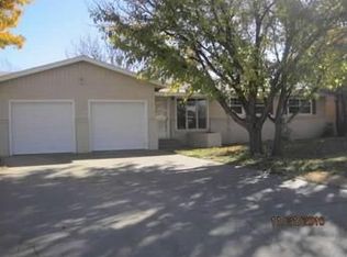 1606 Utica St, Plainview, TX 79072