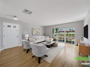 400 Crown Court #581, Edgewater, NJ 07020