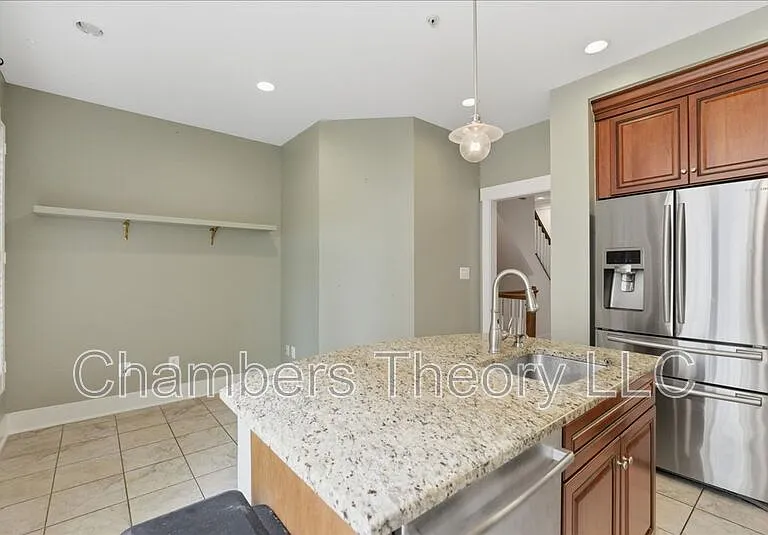 2735 Linden Ln — Photo 12