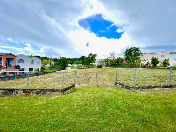 643 Saint Rio Arriba Saliente Pugnado Bg #1, Manati, PR 00674