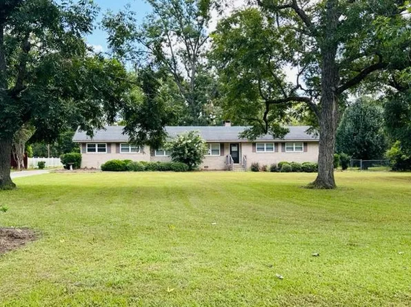 128 Walker Ave, Fitzgerald, GA 31750