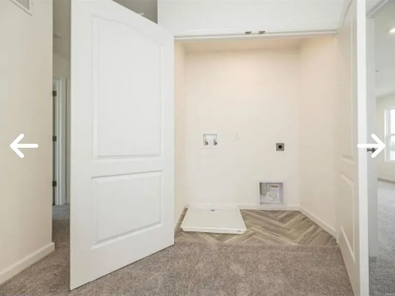 60 Mora Blvd — Photo 11