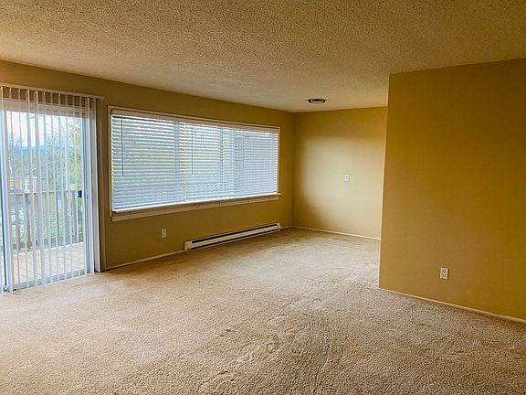 3rd image of 4130 SW View Point Ter APT 6