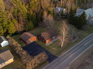 8761 Lake Park Dr, Onekama, MI