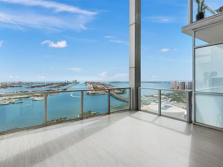1100 Biscayne Blvd #5705 — Photo 16