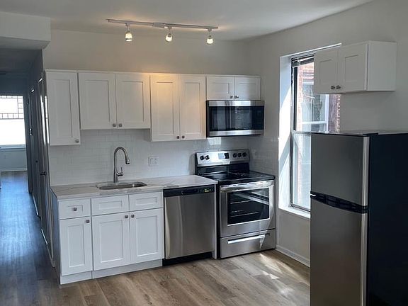 3rd image of 1904 Fairmount Ave Floor 3