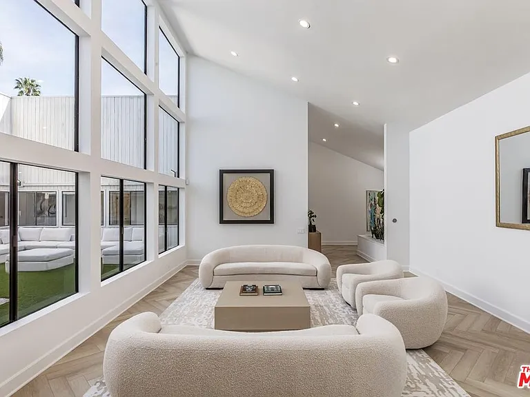 624 N Beverly Dr — Photo 8