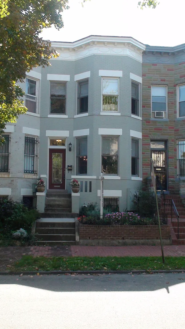 419 G St NE photo 1