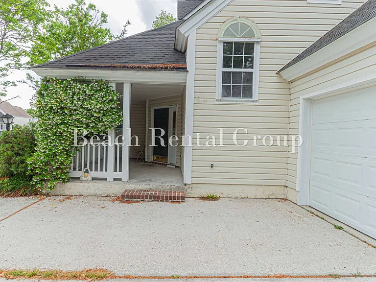 1813 Windmere Way — Photo 2