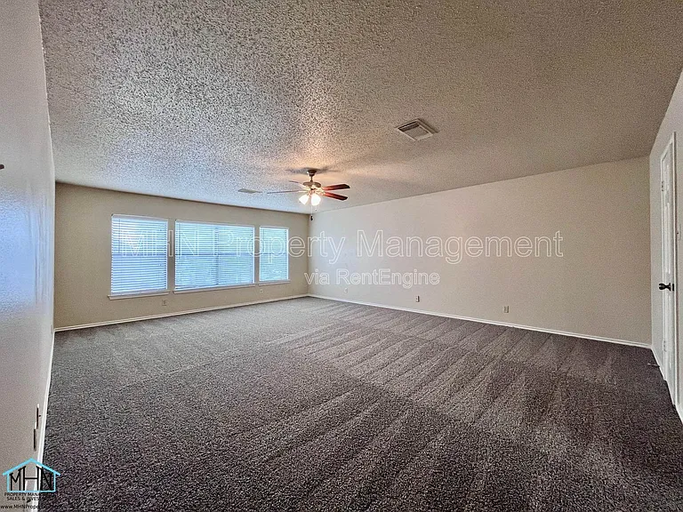 8143 Chestnut Manor Dr — Photo 18