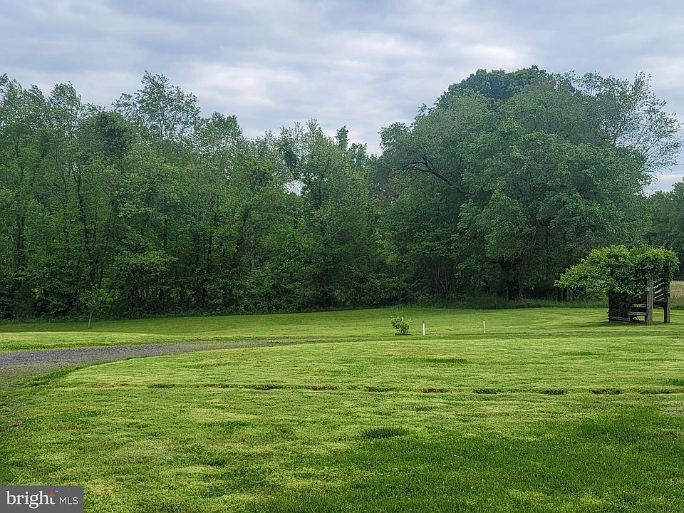 2nd image of 10216 Dahlgren Rd