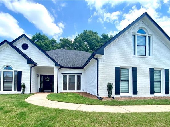 805 Doe Hill Ln, Roswell, GA 30075