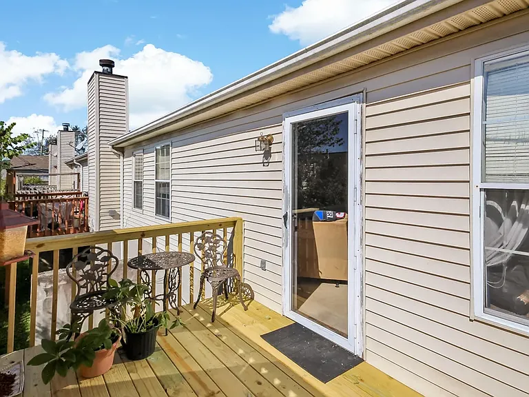 7913 Eldin Way — Photo 5