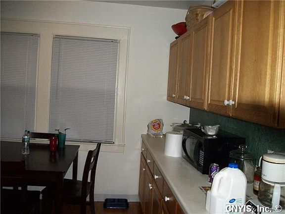 5th image of 110-12 Bellaire Pl