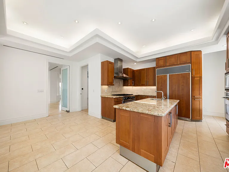 1425 N Tigertail Rd — Photo 14