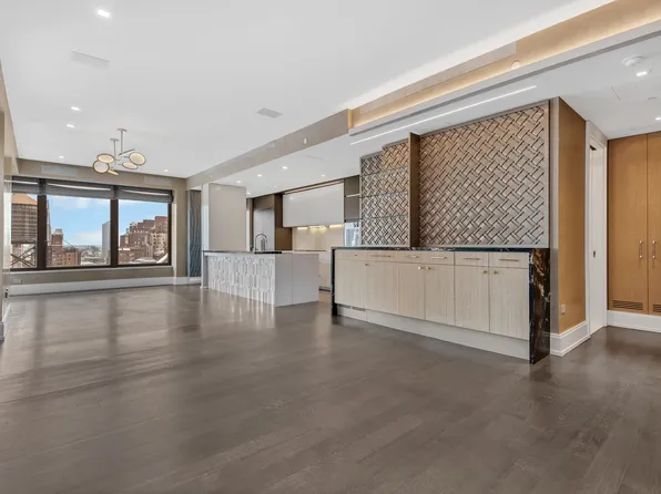 301 East 50th Street image 1 of 9