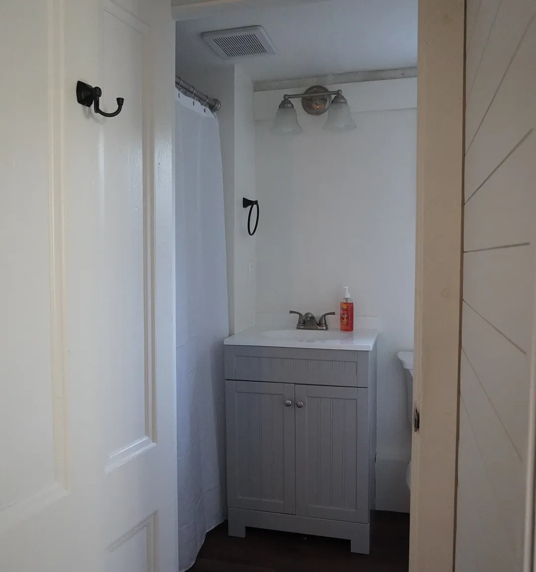 1 bed, 450 sqft, $1,400 — Photo 4