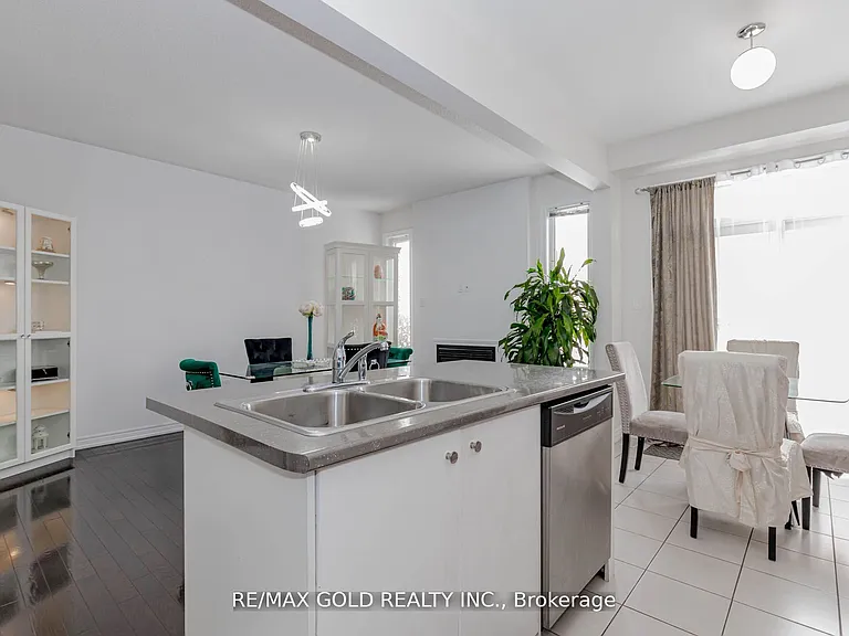 39 Chesterwood Cres — Photo 19