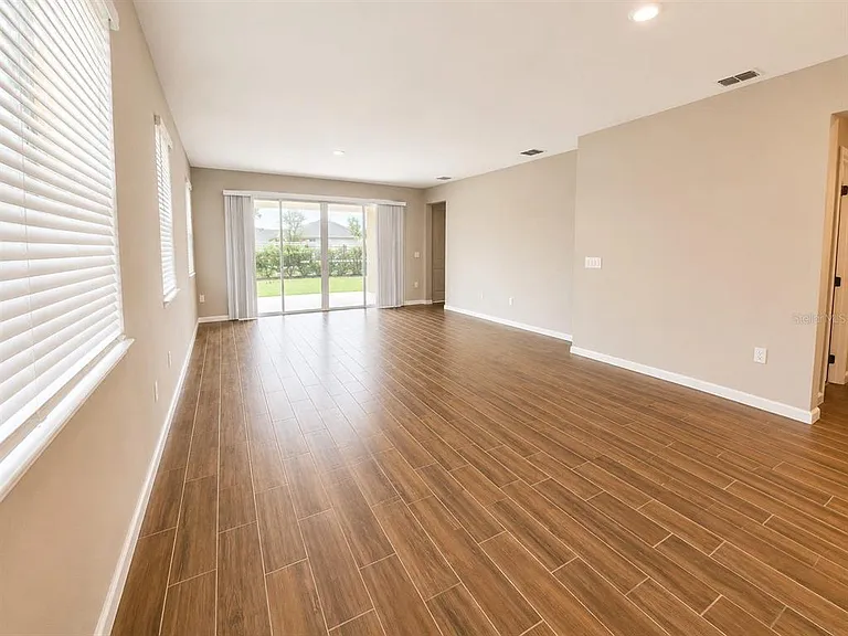 708 Griffon Ave — Photo 10