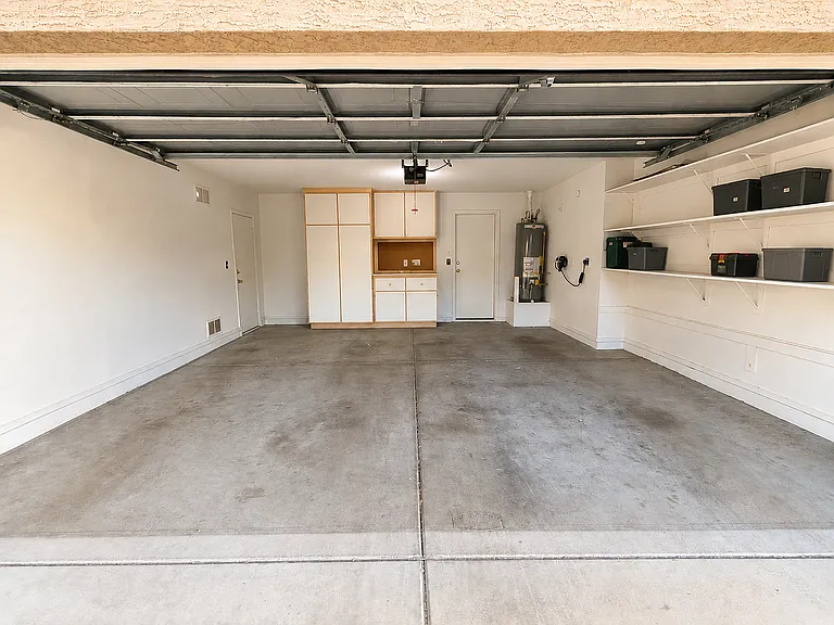 465 W Midland Ln — Photo 28