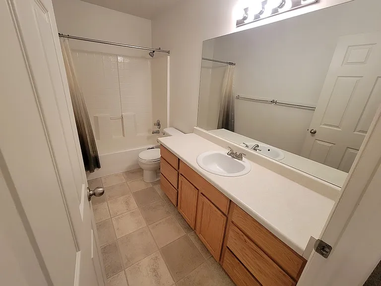 1153 S 1420 E — Photo 11