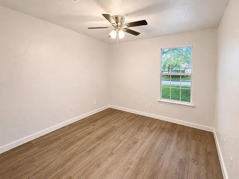 1900 Woodland Dr — Photo 23