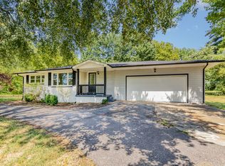 2557 Woodlawn Rd, Woodlawn, TN 37191