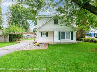 817 R G Curtiss Ave, Lansing, MI 48911