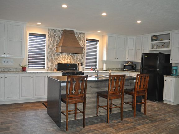 4th image of 1527 Augusta Dr