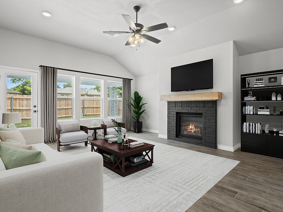 1st image of 20031 Park Ln