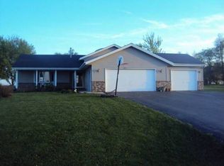 8252 Clearview Dr, Rockford, IL 61102